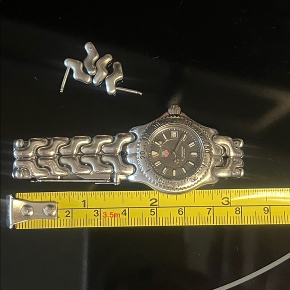 Tag Heuer Vintage Silver Gray Women’s
Watch - Picture 13 of 13